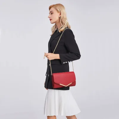Pochette noire à chaîne amovible – image 2